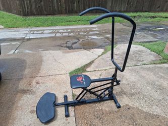Scissor Abdominal Core Exercise Machine/Máquina de Ejercicios Abdominales de Tipo Tijera
