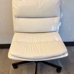 Modern Faux Leather Mid-Back Office Chair without Arms, White Ribbed Padded Desk Chair with Swivel and Adjustable Height, Comfy Task Chair for Small
