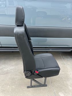 Smart Floor Van 16” Reclinable Seat