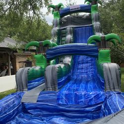 Waterslide 💦 $350☀️