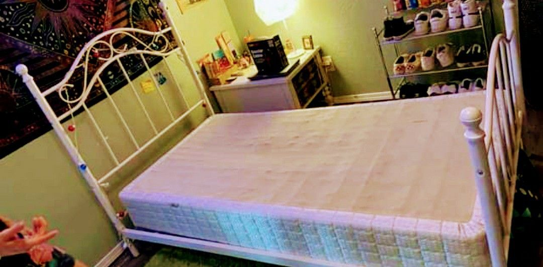 Twin Bed Includes Mattris And Box Spring Can Deliver Okc Area 30