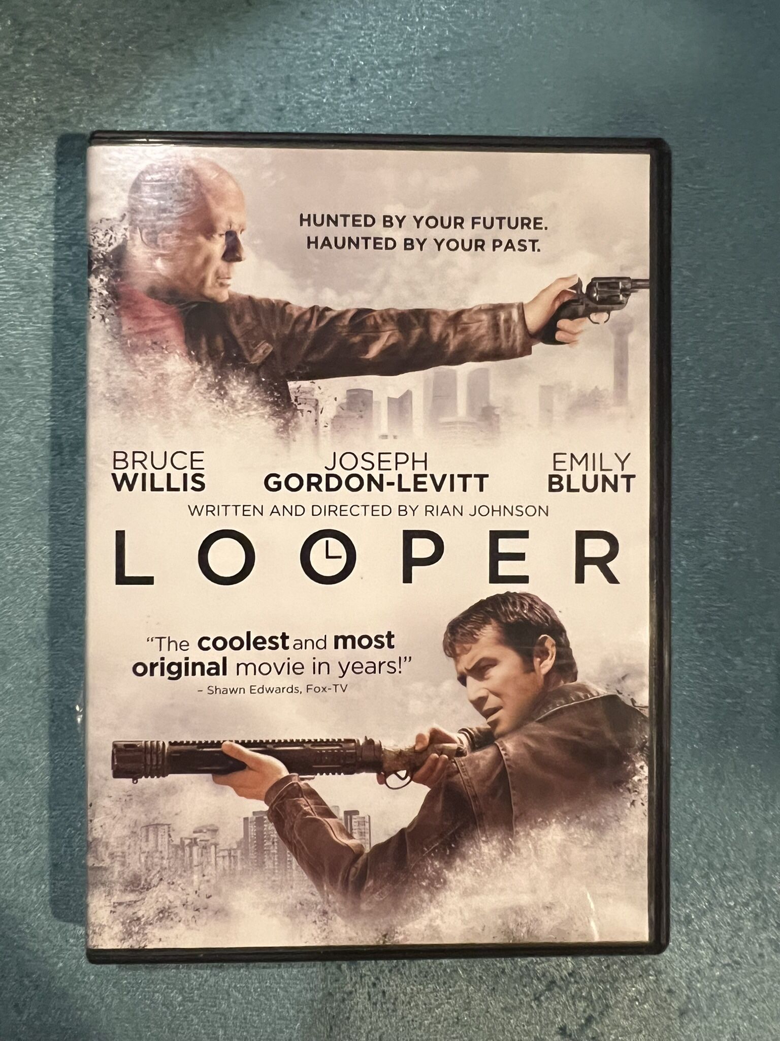 DVD 📀 Used Product No Issues Looper Movie Starring Bruce Willis