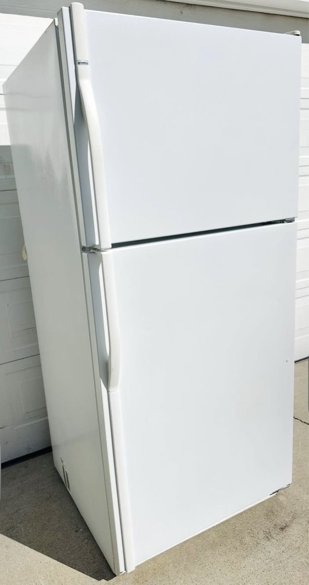 Fridge With Top Freezer