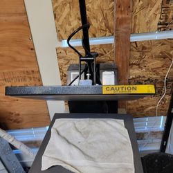 HEAT PRESSERS FOR T-SHIRTS N CAPS