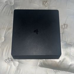 PLAYSTATION 4 WITH CONTROLLER send offers need gone