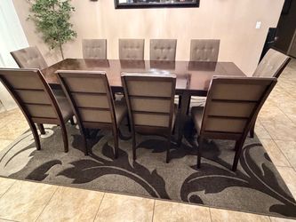 NICE 10 chair Dining Room Table!!