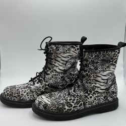 Women’s Boots (Size 8) CharolettecRusse
