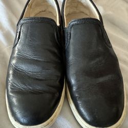 UGG Black LEATHER  Size 6.5 Women