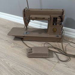 Singer Vintage Sewing Machine 301a 