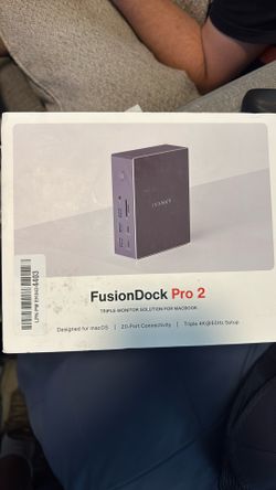 Fusiondock Pro2 Triple Monitor Solution For MacBook.        