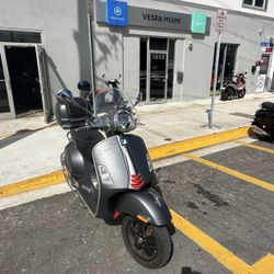 2020 Piaggio Vespa 300 GTS