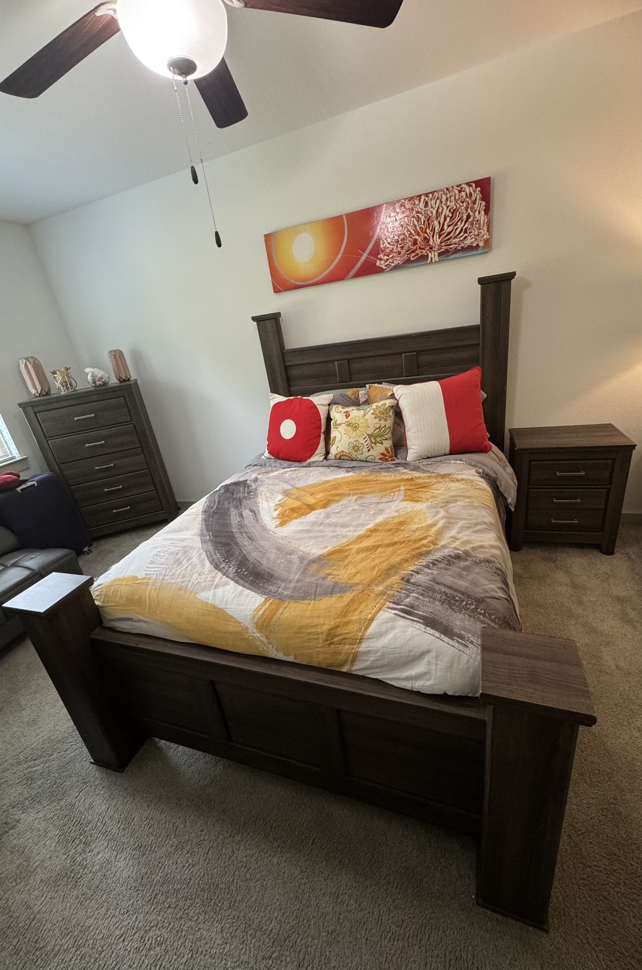 Bedroom Set - $800 (Queen Size)
