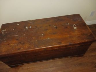 Cedar hop chest from 1940 to 1970
