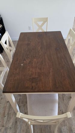 Dining table and chairs set