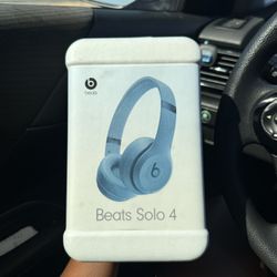 Beats Solo 4