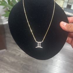 Diamond Leo Pendant And Chain Gold