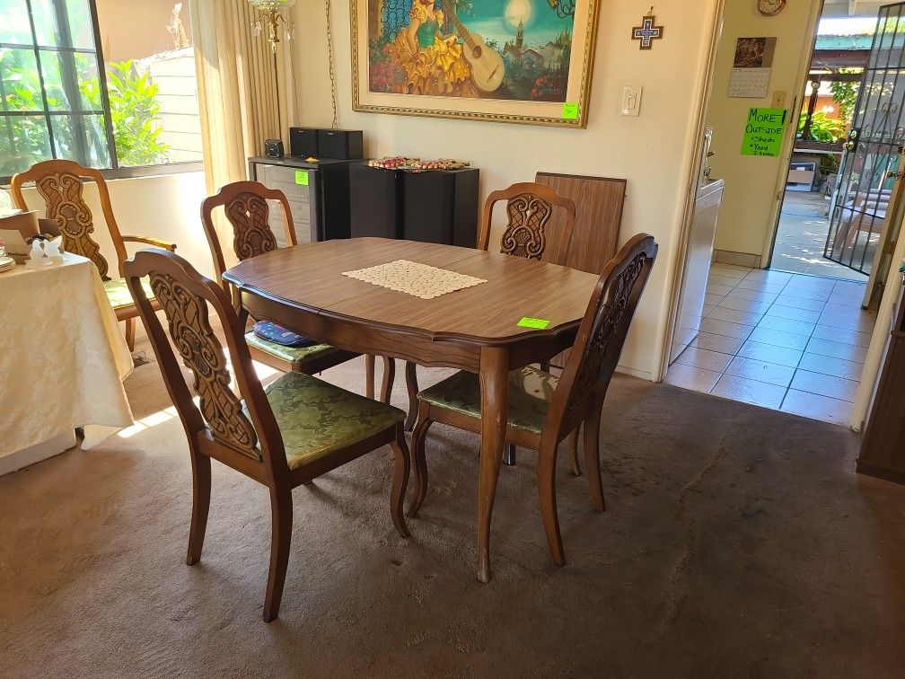 dinning table leaf 5 chairs $25