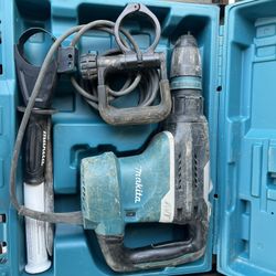 Makita AVT
