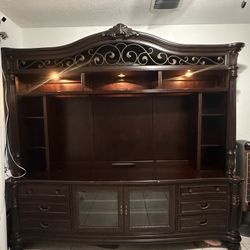 Entertainment Center / Mueble de entretenimiento