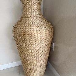 Jarrón En Mimbre