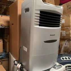 Honeywell CL201AE Portable Evaporative Air Cooler Swamp Cooler 470 CFM 280 Sq Ft