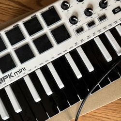 Akai MPK mini Professional 