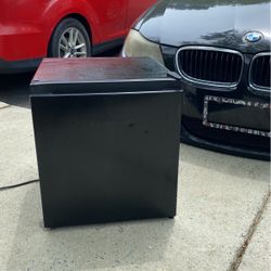 Hisense Mini Fridge