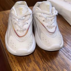 Toddler Adidas Ozelia Size 06