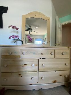 Beautiful Vintage Girls Bedroom Set