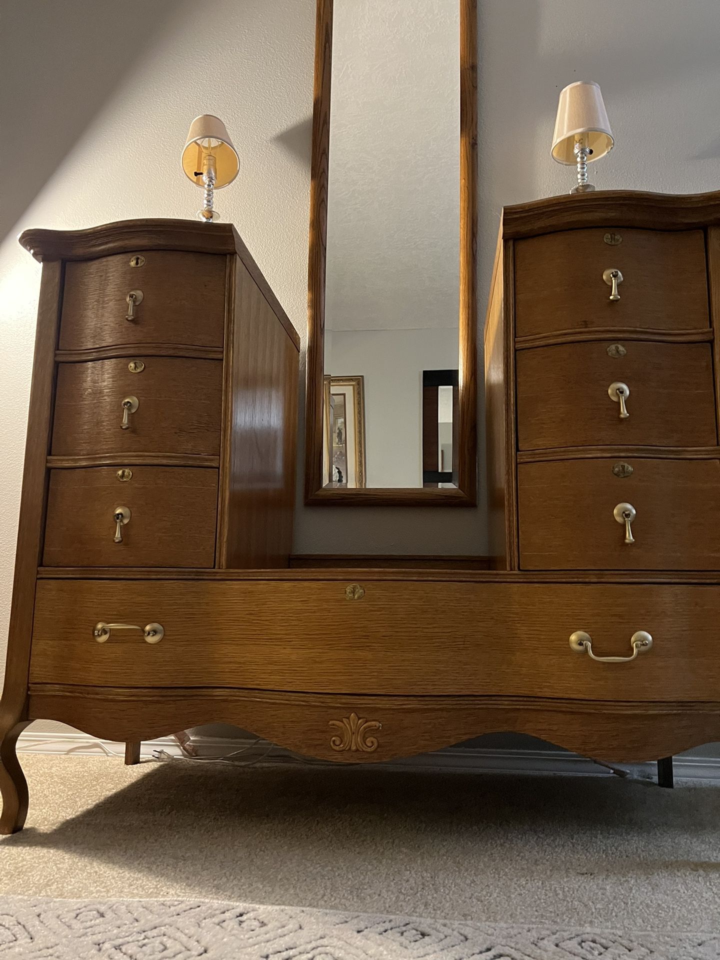 Old Oak Vanity With Mirror 