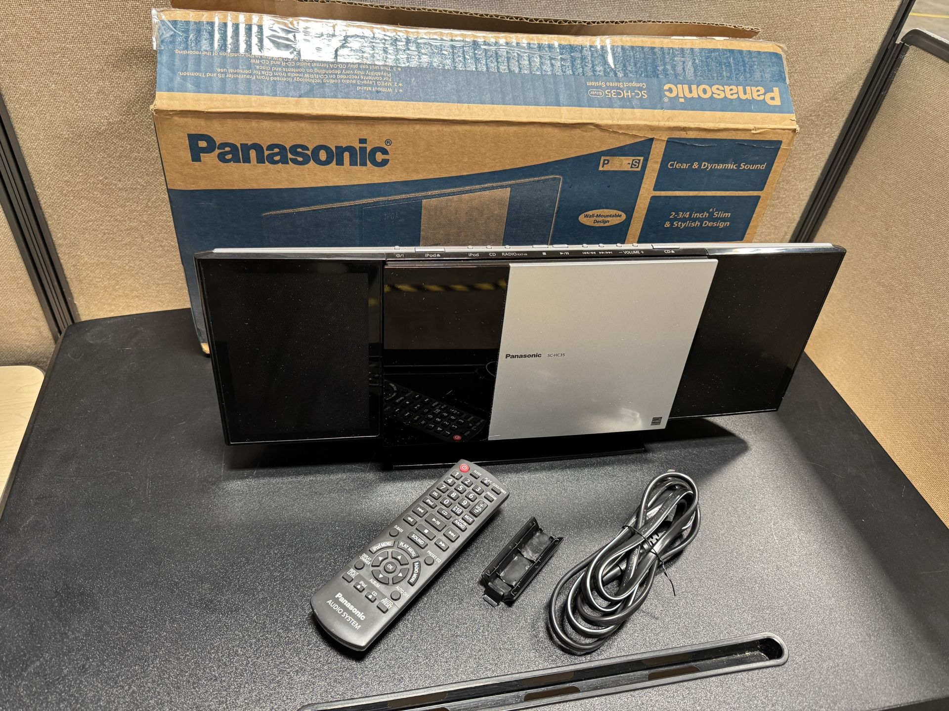 Panasonic SC-HC35 Stereo System Like New