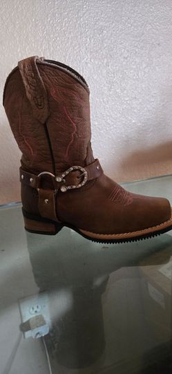 Girl boots size 1