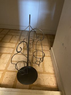 Metal candle holder