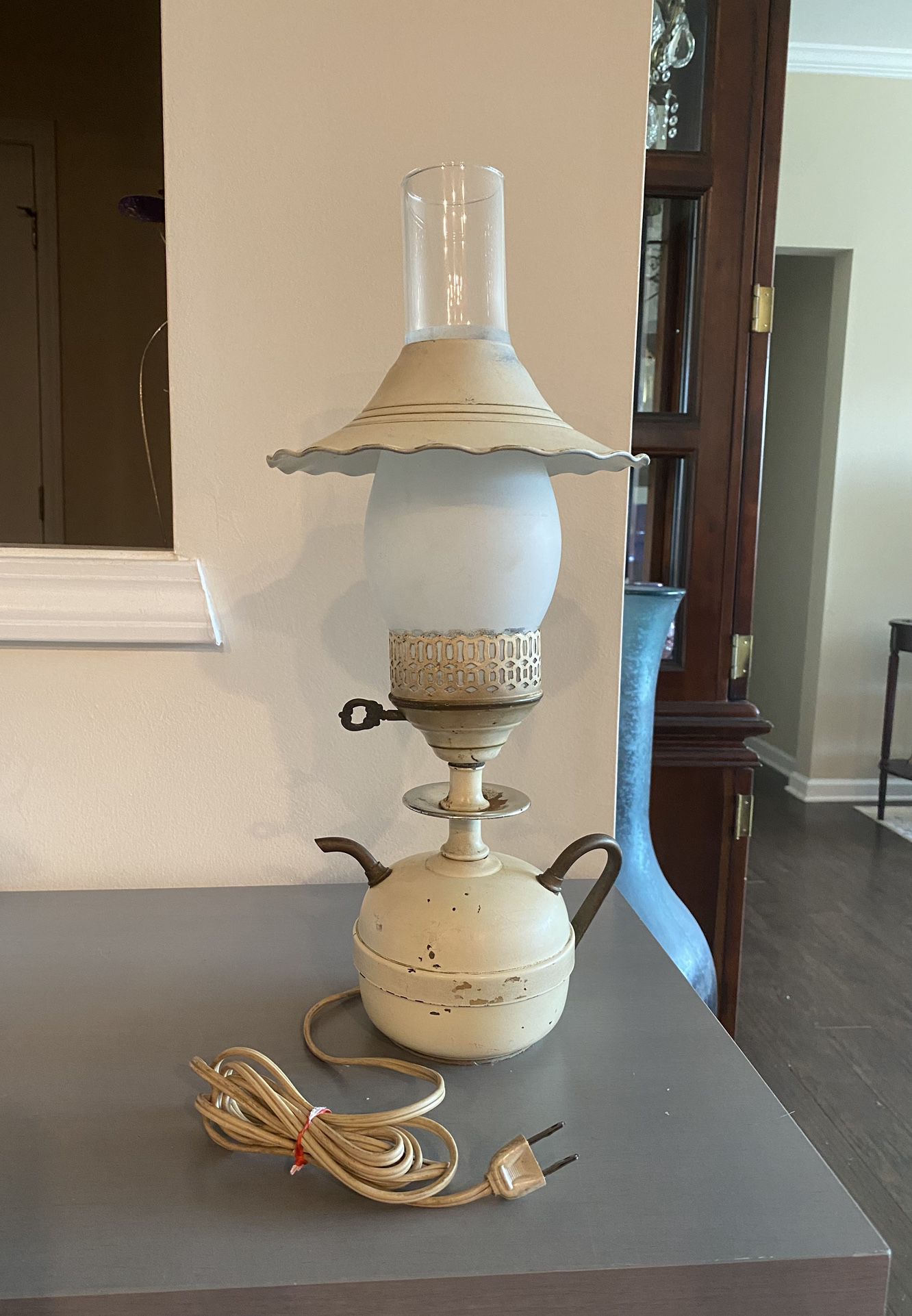 VINTAGE METAL TOLE TEA POT ELECTRIC LAMP WITH CHIMNEY & SHADE