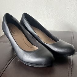 Black Clarks Heels Size 6 