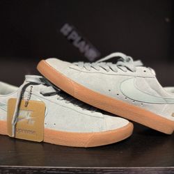 Nike SB “supreme” Blazer 8.5