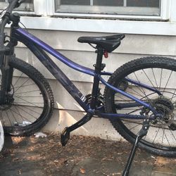 Women’s XS Trek Bike