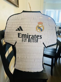 Soccer Pinata/ Cristiano Ronaldo Party / Centerpieces