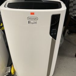 De'Longhi Pinguino 4-in-1: Air Conditioner, Heater, Dehumidifier, and Fan  for Sale in Spring, TX - OfferUp