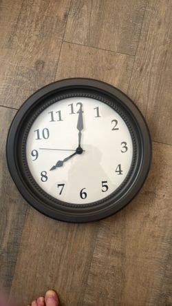 Classic Analog Wall Clock