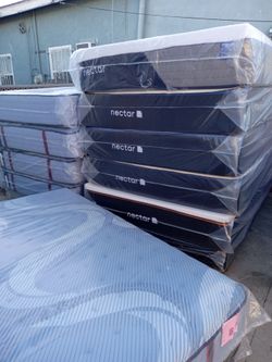 Nectar Mattress 

Nectar Premier queen Size - 13" Thick Memory foam mattress 

Brand new mattress 

Delivery available