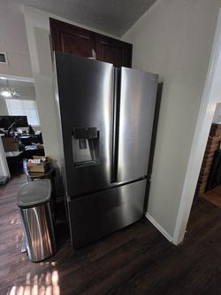 Hisense French Door Fridge – Stainless, Ice Maker + Water Dispenser