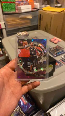 Trae Young 2020 Select No. 227 Courtside Blue White Purple Cracked Ice