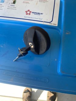 Gas Tank / Locking Cap - 2 Keys!
