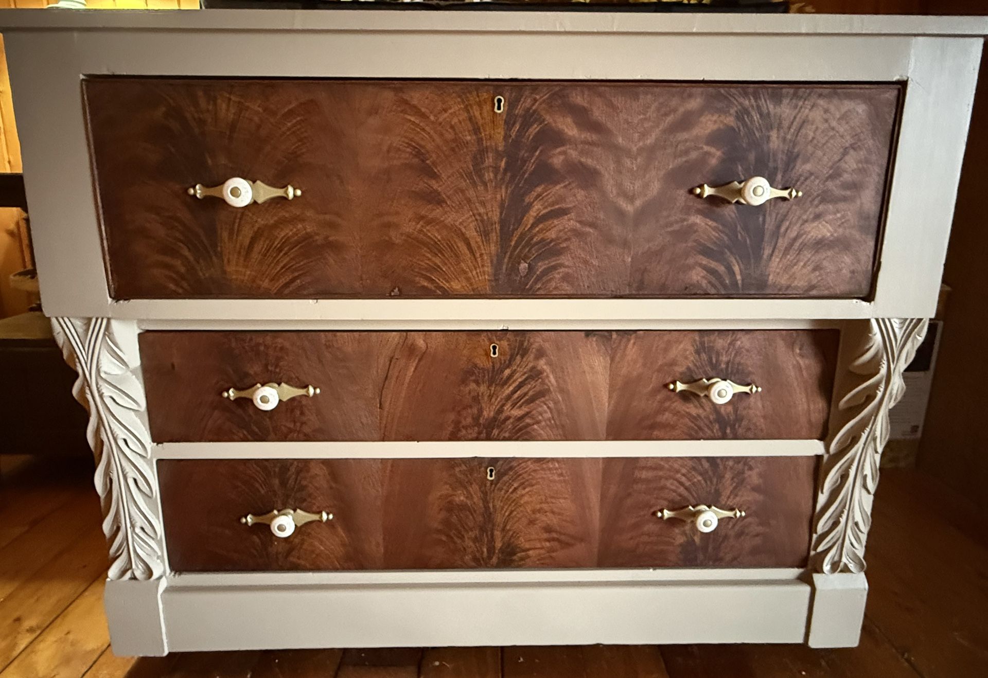 Vintage 3 Drawer Dresser 