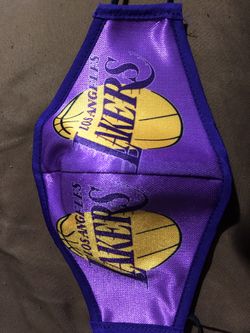 Lakers facemask