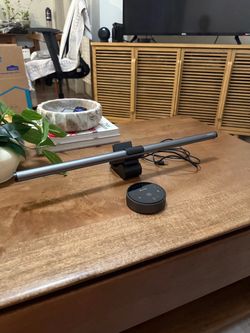 Quintis LED Linear Desk Light Bar – Adjustable Brightness & Color Temp