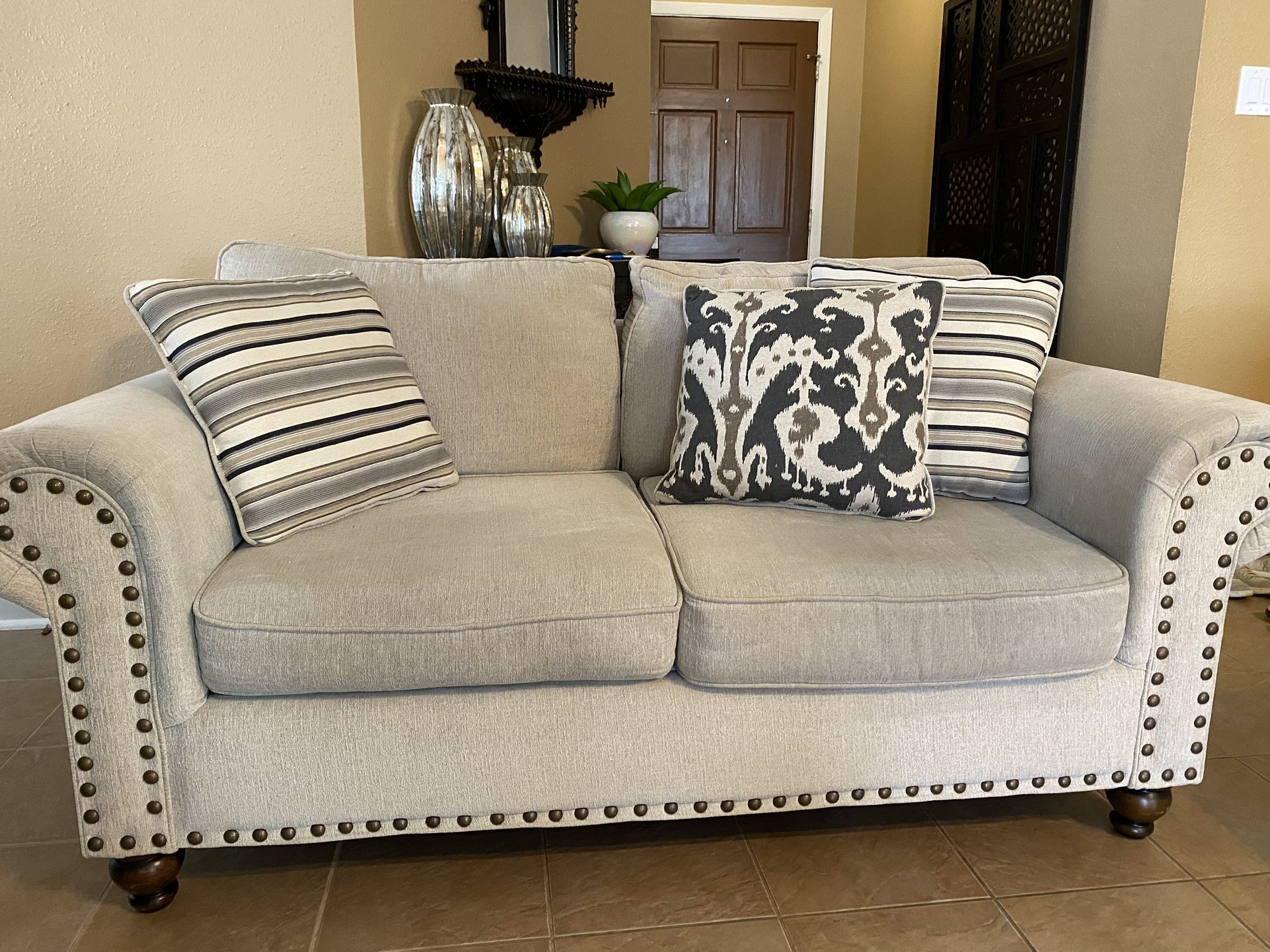 🛋️ Sofa Set for Sale!