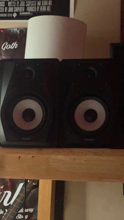 TASCAM  STUDIO MONITORS (x2)