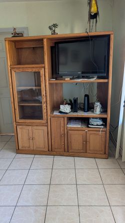 Entertainment center